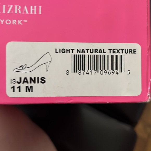 Isaac Mizrahi light natural texture is Janis - Picture 9 of 9
